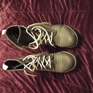 Seven black boots size 8